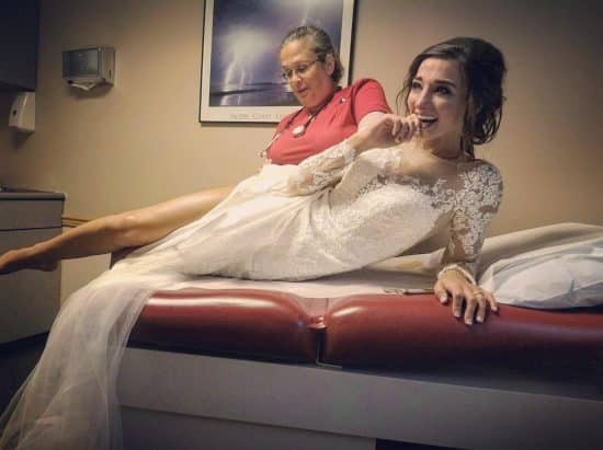 Novia se envenena con su ramo de bodas. -2